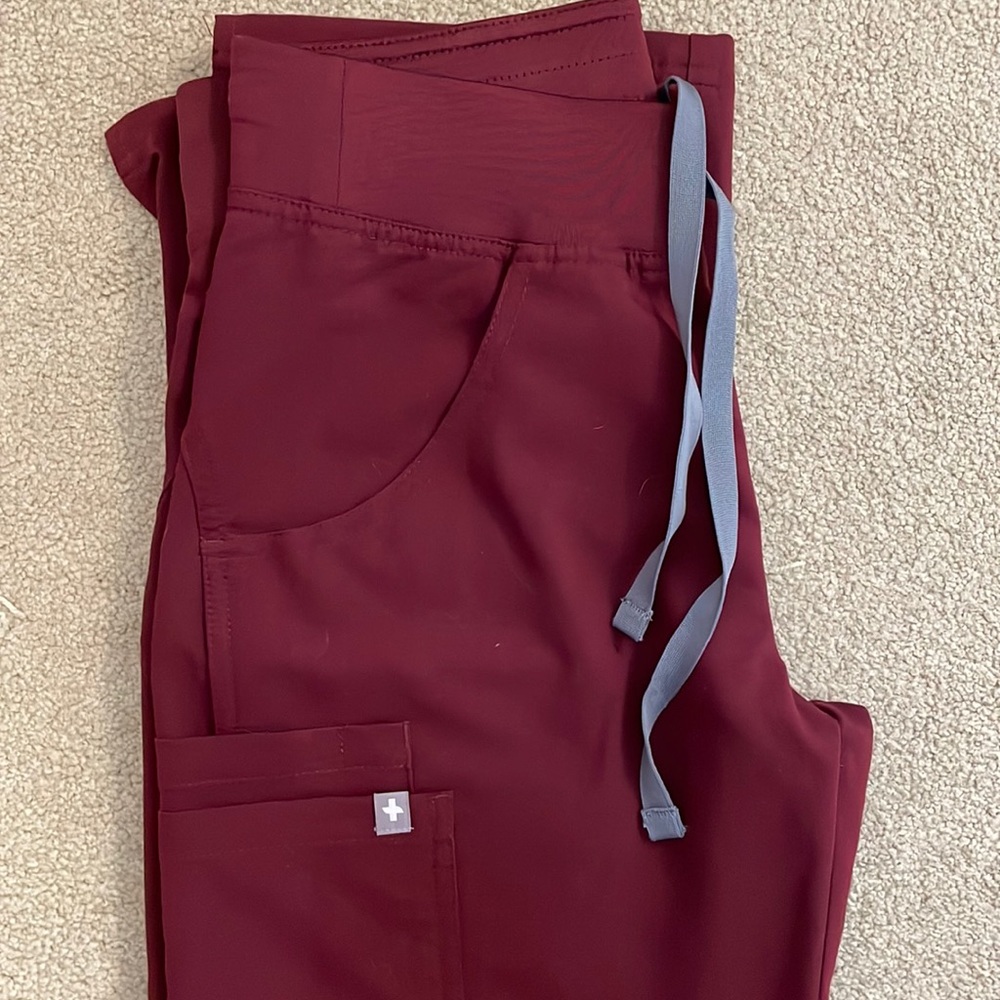 FIGS, maroon/burgundy, kade cargo scrub pants. Only worn once. Like brand new.
